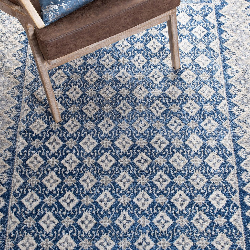 SAFAVIEH Brentwood Collection Area Rug - 9' x 12', Navy & Beige, Traditional Oriental Distressed Design, Non-Shedding & Easy Care, Ideal for High Traffic Areas in Living Room, Bedroom (BNT899N)