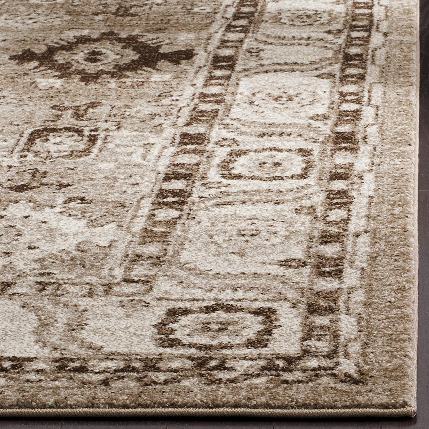 SAFAVIEH Area Rug 8x10 - Vintage Hamadan Collection - Large - Taupe, Traditional Persian Design, Non-Shedding & Easy to Clean, Ideal for Living Room, Bedroom, Dining Space (VTH214T)