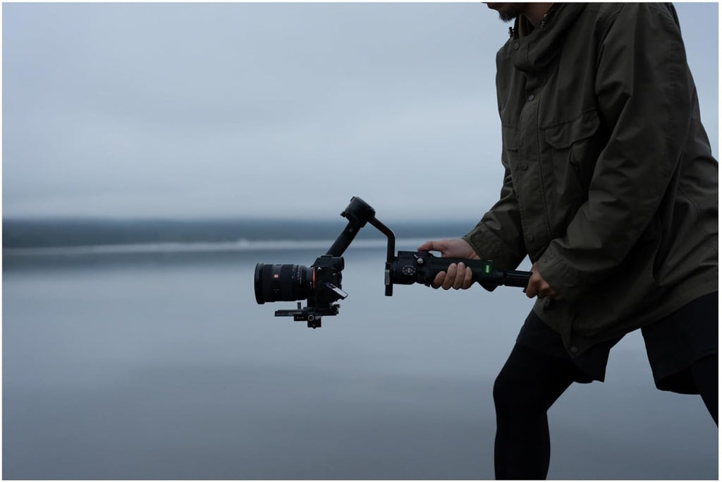 Sony Alpha 7 V Full-Frame Hybrid Mirrorless Camera: 30fps Blackout-Free Shooting  AI Autofocus  5-Axis in-Body Stabilization (Body only)