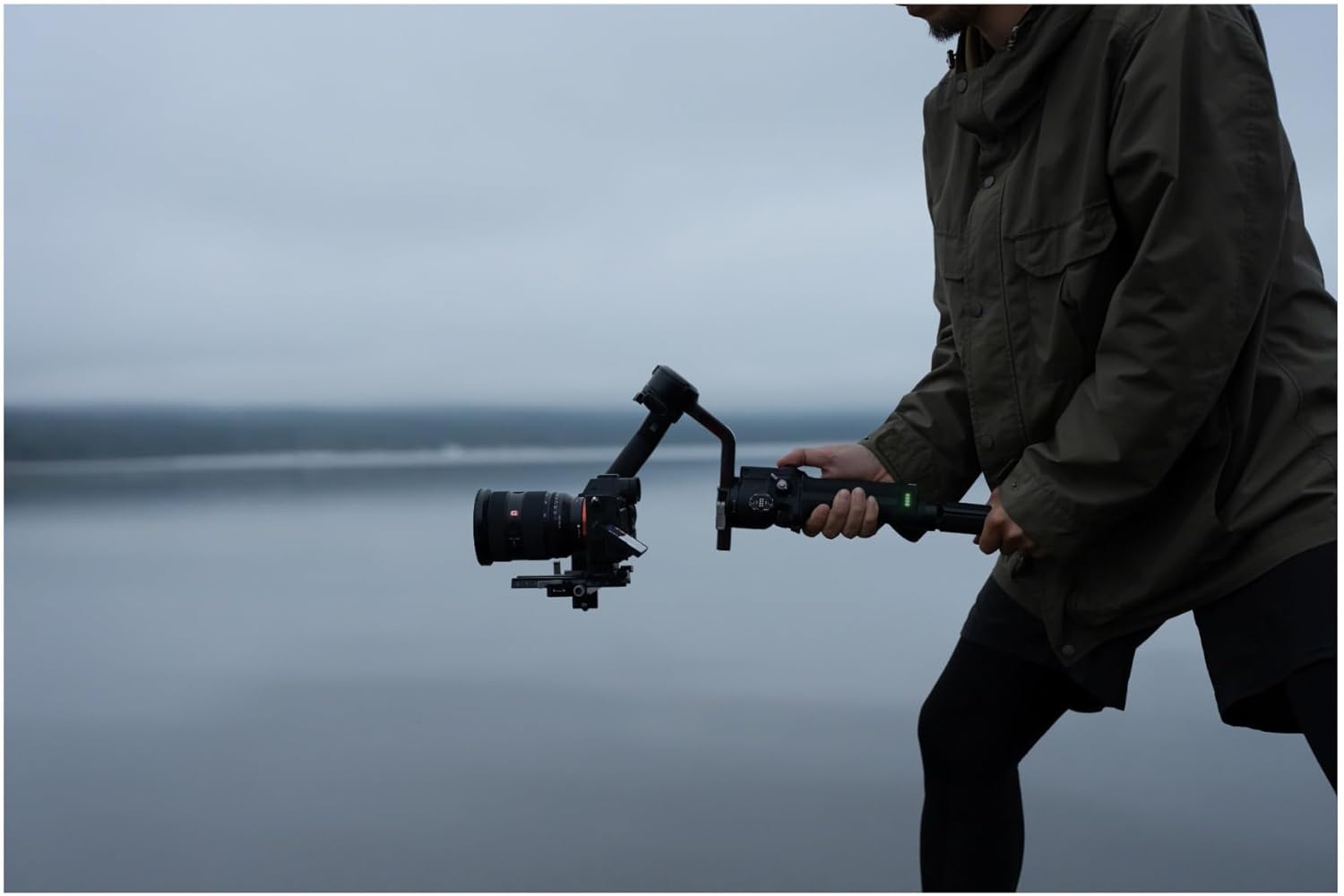 Sony Alpha 7 V Full-Frame Hybrid Mirrorless Camera: 30fps Blackout-Free Shooting  AI Autofocus  5-Axis in-Body Stabilization (Body only)