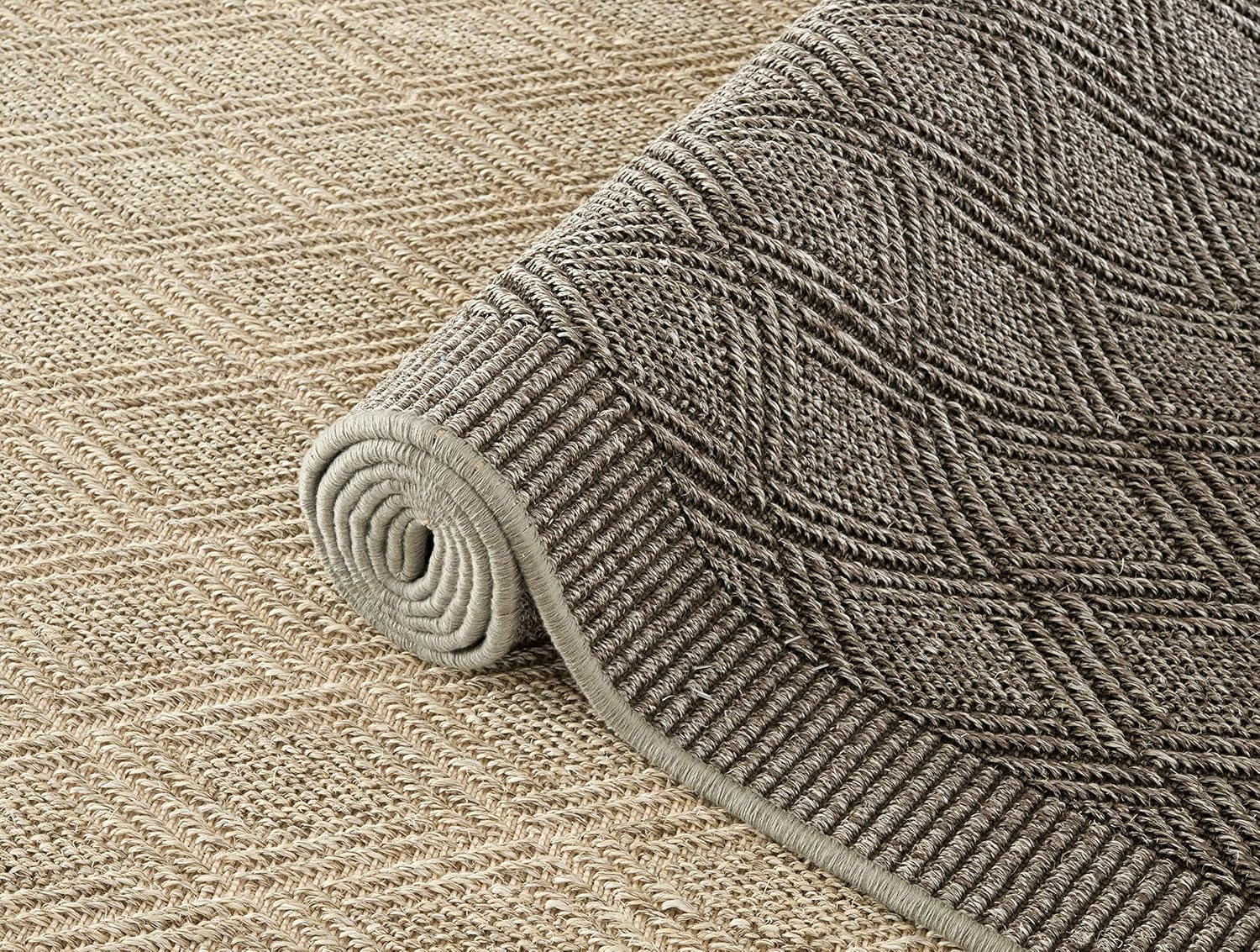 SAFAVIEH Palm Beach Collection Area Rug - 8' x 10', Sand, Sisal & Jute Design, Ideal for High Traffic Areas in Living Room, Bedroom (PAB351A)