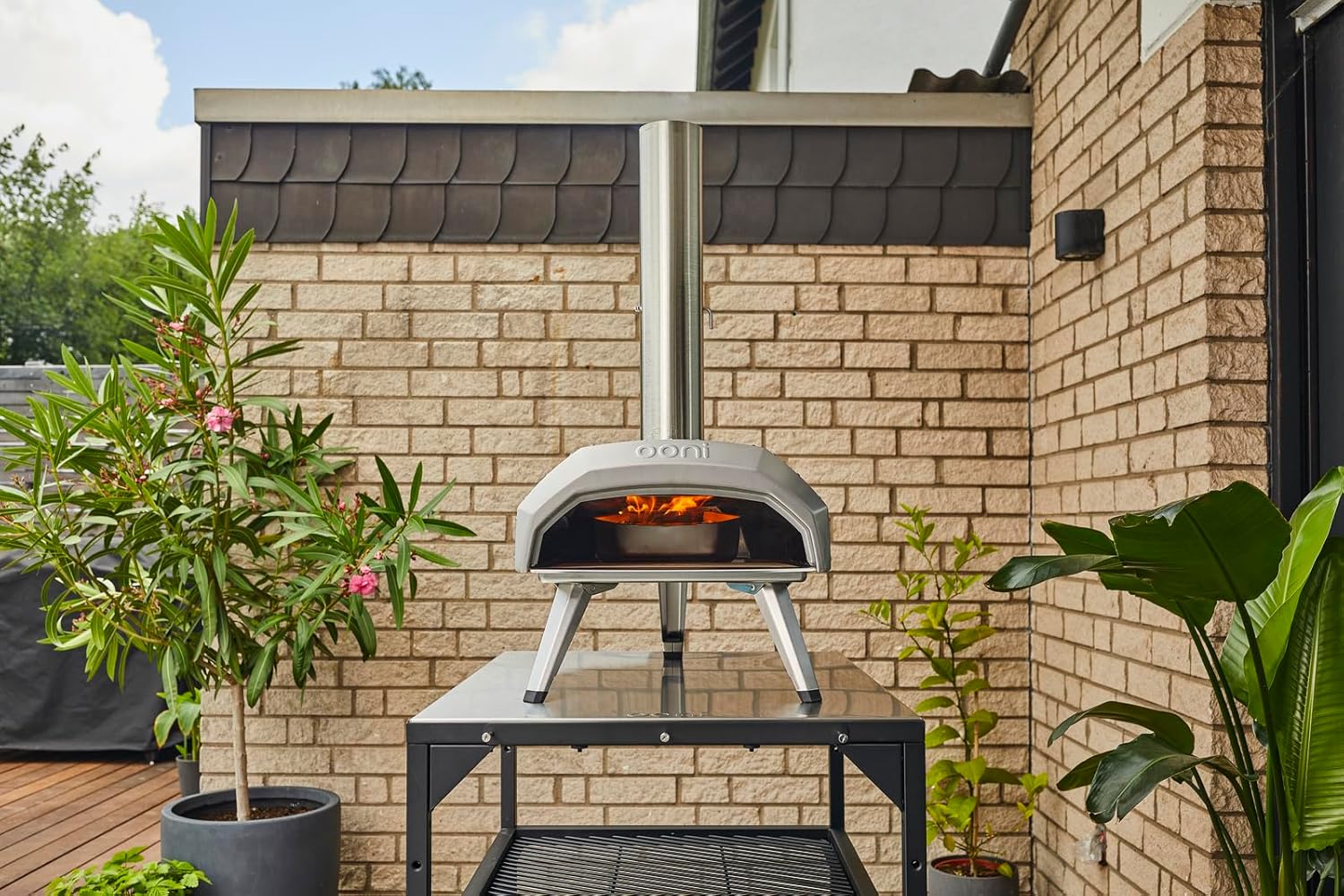 Ooni Karu 12 Multi-Fuel Outdoor Pizza Oven – Reaches 950°F and Cooks 12 Inch Pizzas and More in 60 Seconds - Portable Wood and Gas Grill with Pizza Stone  Dual Fuel Ooni Pizza Oven