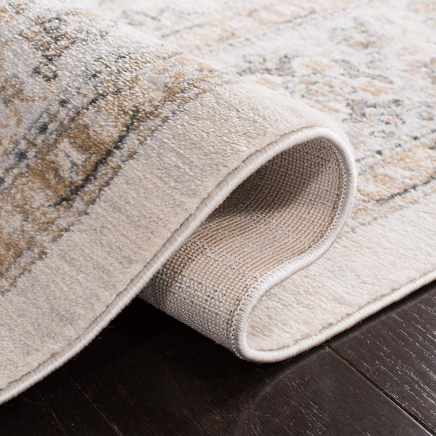 SAFAVIEH Isabella Collection Area Rug - 6'7" x 9', Cream & Beige, Oriental Design, Non-Shedding & Easy Care, Ideal for High Traffic Areas in Living Room, Bedroom (ISA916B)