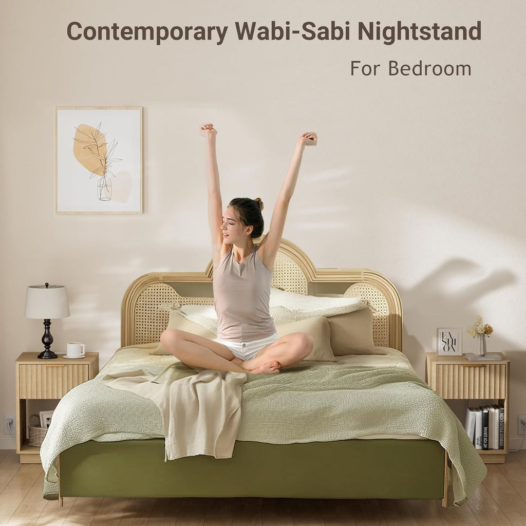 Fluted Nightstand, Night Stand Set 2, Nightstands Set of 2 with Charging Station, Wooden End Table with Drawer & Open Shelf, Modern Bedside Table for Bedroom, Curved Corners, Natural Oak