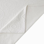 HiEnd Accents Verona Matelassé 3 Piece Queen Duvet Cover Set, Vintage White Cotton Medallion Pattern Bedding Set, Classic Chic Casual Farmhouse Bed Set, 1 Comforter Cover and 2 Pillow Shams