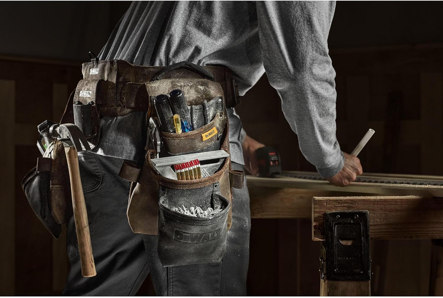 DEWALT Leather Tool Belt Organizer with 18 Pockets, Heavy Duty Construction (DWST550113)