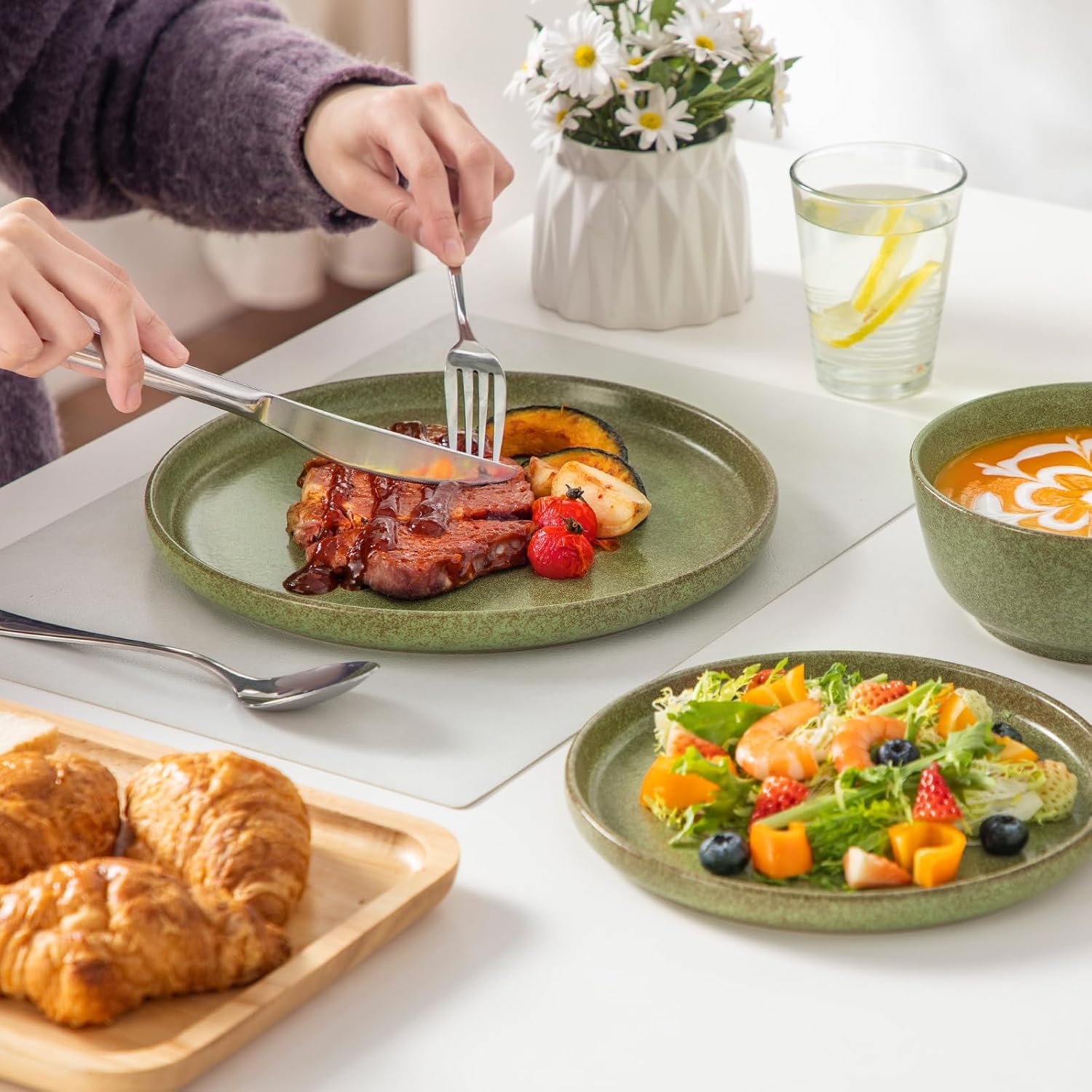vancasso Plates and Bowls Sets, 18 Pieces Modern Ceramic Dinnerware Set for 6, Dish Set for Kitchen, Dinner Set Stoneware Dishware Set Microwave and Dishwasher Safe, Green, Series ZERMATT