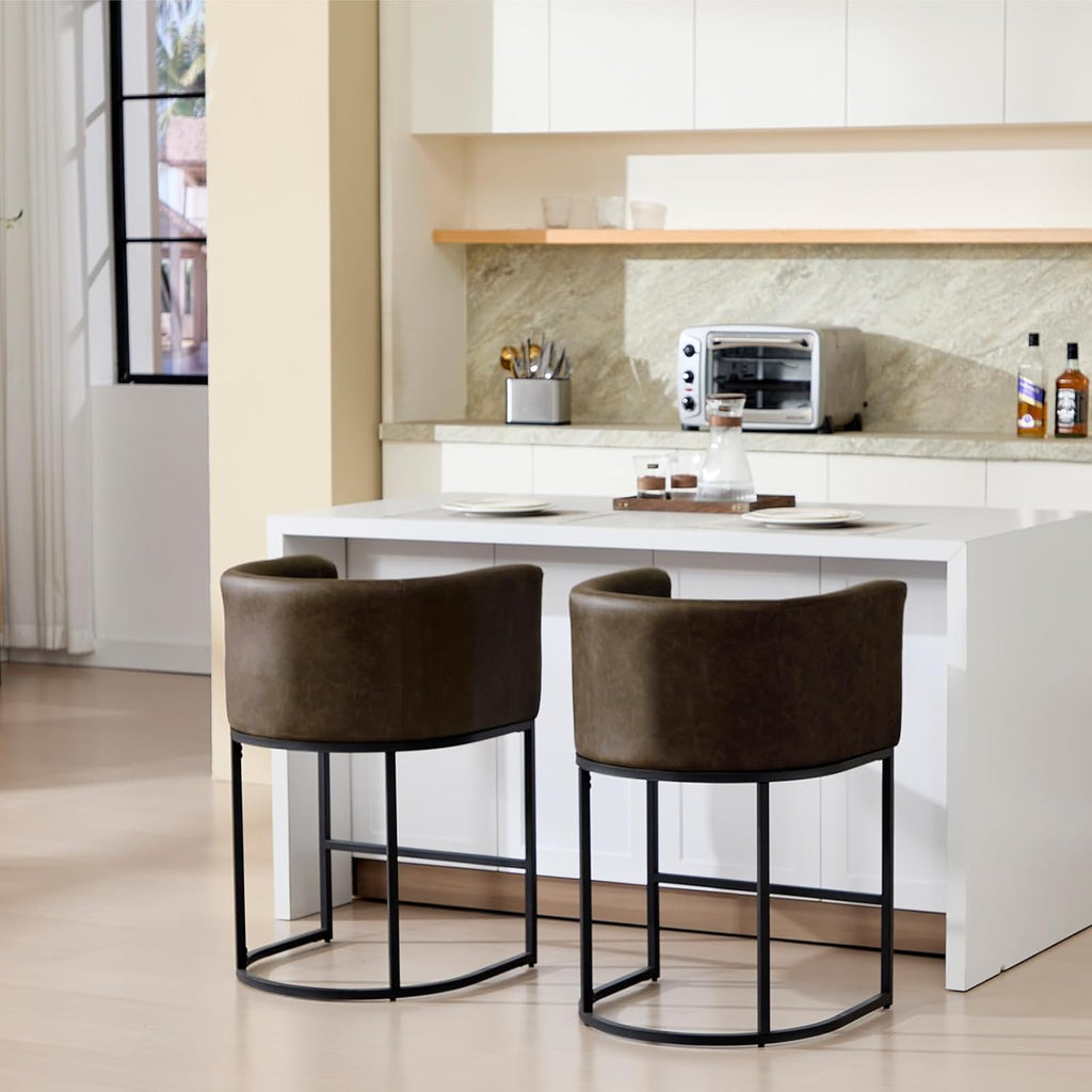 Upholstered Counter Height Bar Stools Set of 2, Modern Barrel Counter Stools with Arms, PU Leather Barstools Kitchen Bar Height for Island with Black Metal Frame, Brown