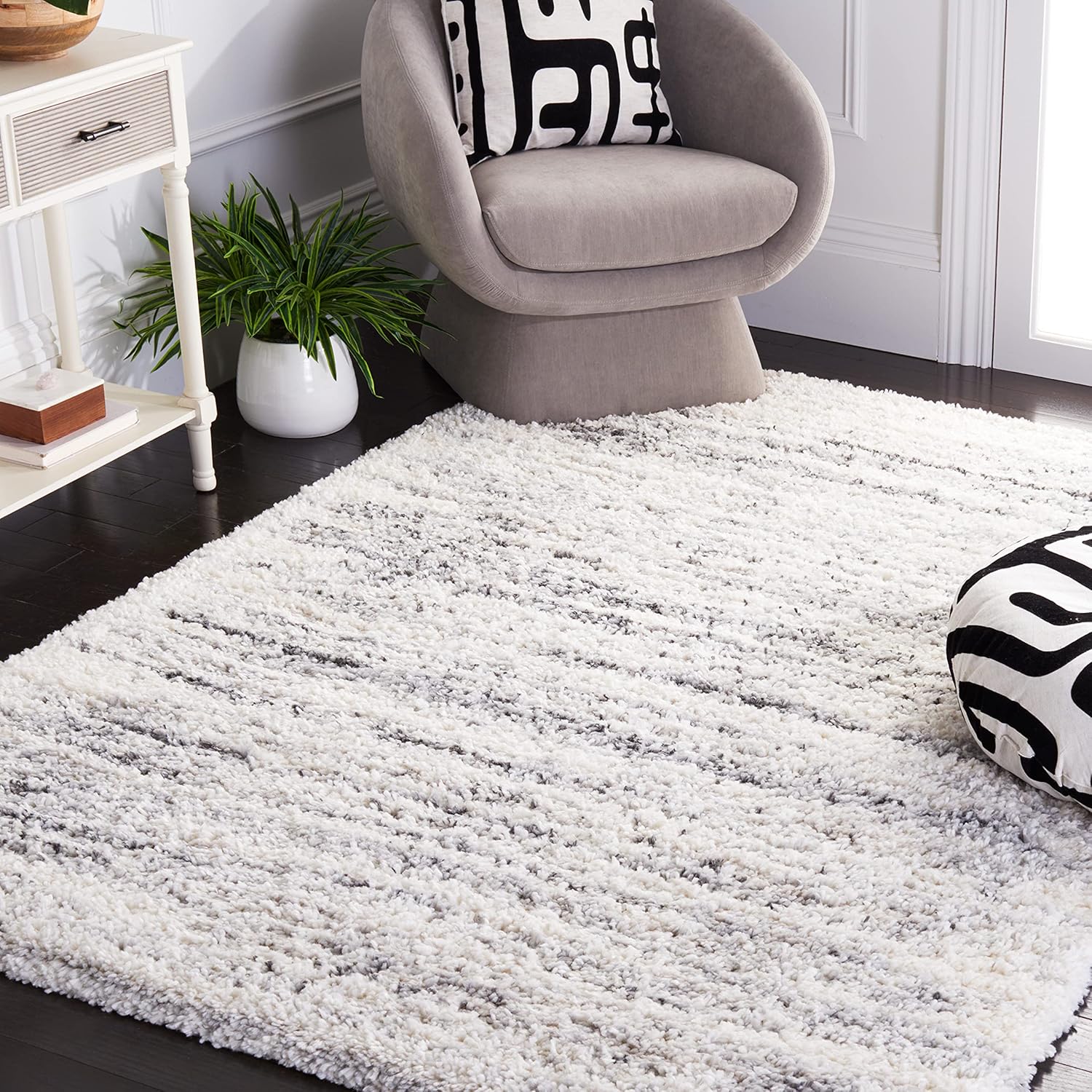 SAFAVIEH Fontana Shag Collection Area Rug - 9' x 12', Ivory & Grey, Modern Design, Non-Shedding & Easy Care, 2-inch Thick Ideal for High Traffic Areas in Living Room, Bedroom (FNT850A)