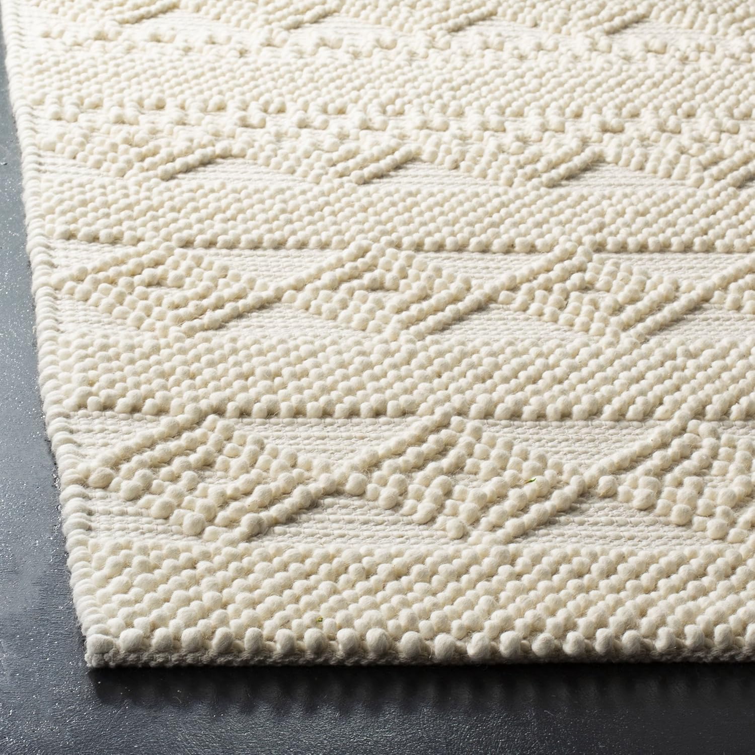 SAFAVIEH Natura Collection Area Rug - 8' x 10', Ivory, Handmade Moroccan Boho Tribal Wool & Cotton, Ideal for High Traffic Areas in Living Room, Bedroom (NAT102C)