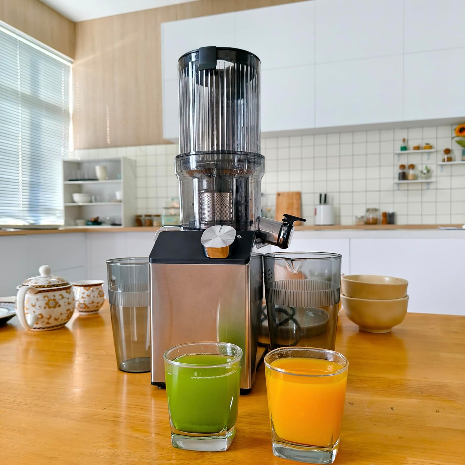 Cold Press Juicer, Wide Feed Chute Juicer Machines, Stainless Steel Slow Masticating Juicers Easy to Clean, Vegetables & Fruits Juice Extractor, High Juice Yield, Silver Knob