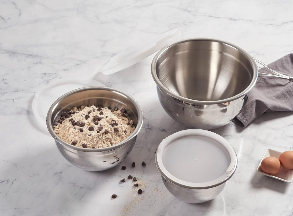 Le Creuset Set of 3 Nested Mixing Bowls w/Nonslip Silicone Base & Plastic Air Tight Lids