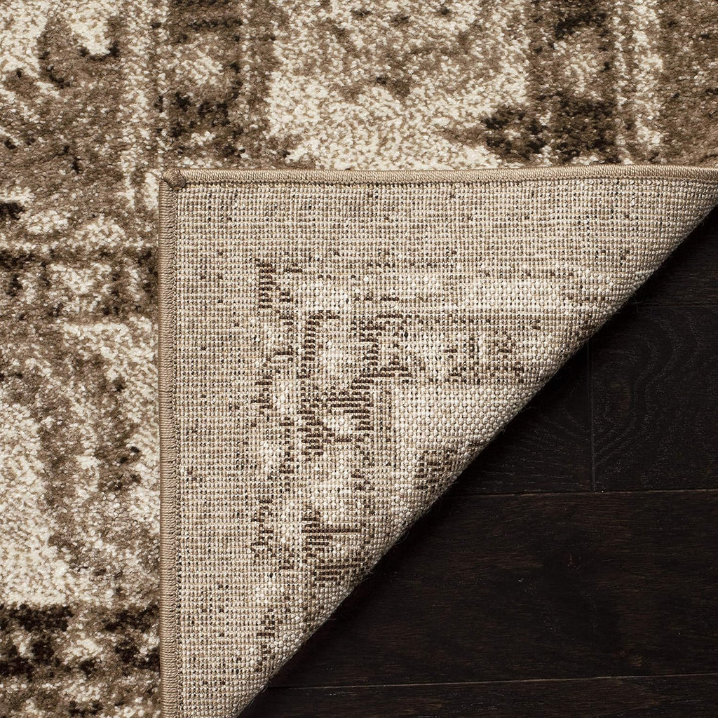 SAFAVIEH Area Rug 8x10 - Vintage Hamadan Collection - Large - Taupe, Traditional Persian Design, Non-Shedding & Easy to Clean, Ideal for Living Room, Bedroom, Dining Space (VTH214T)