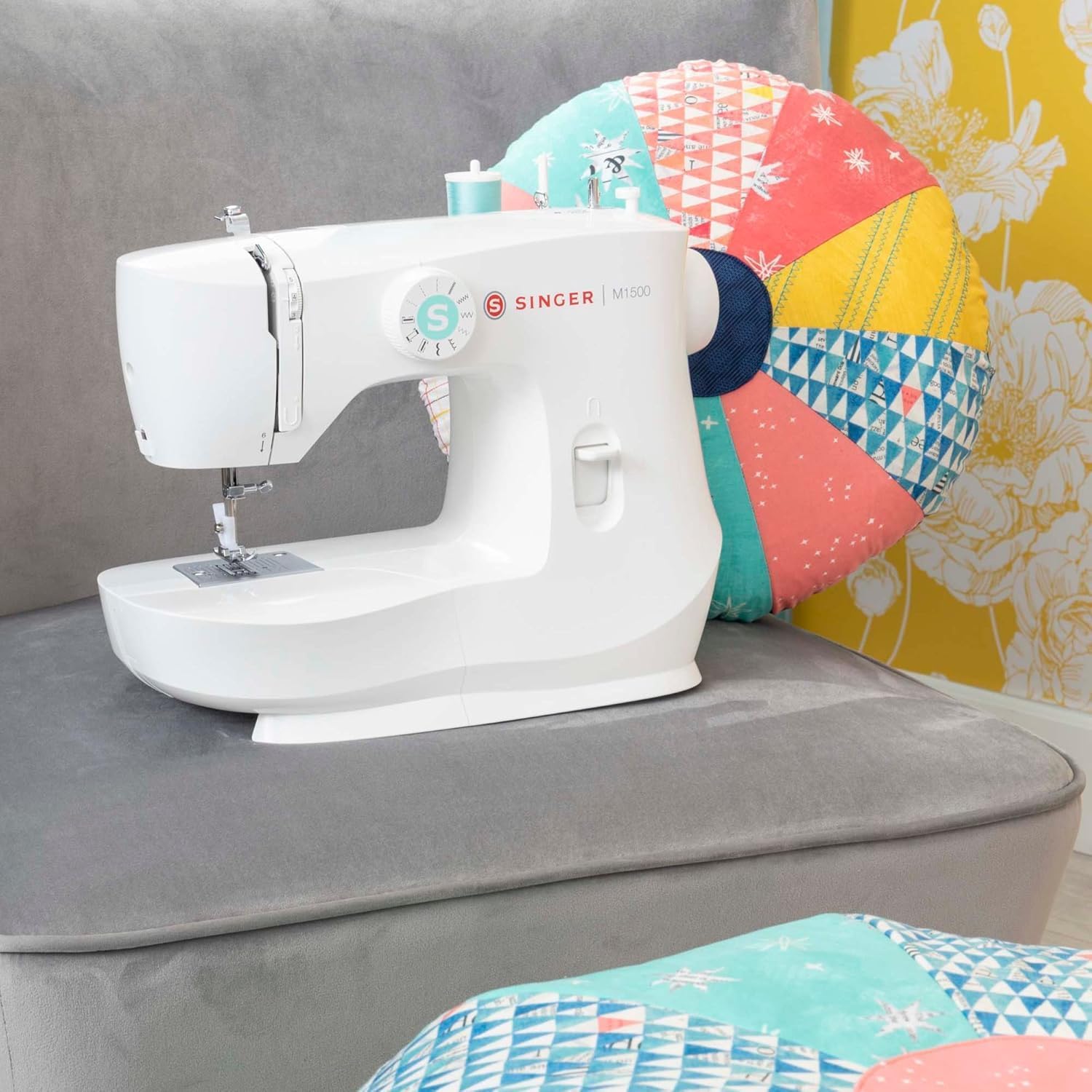 SINGER® M1500 Sewing Machine +Accessory Kit | 6 Built-In Stitches Deliver 57 Stitch Applications | Lightweight & Portable |LED Light & 4-step Buttonhole | Great for Quilting, Crafts & Mending