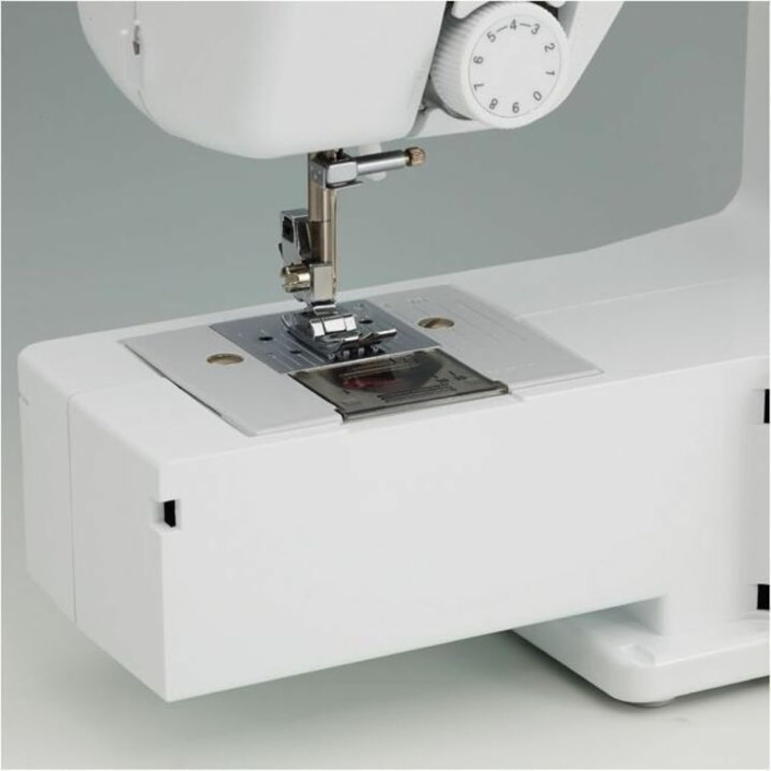 Brother SM1704 17-Stitch Lightweight Sewing Machine (White)