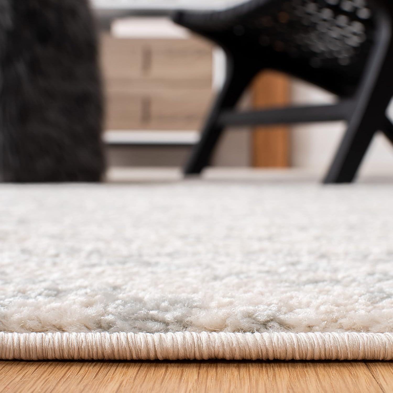 SAFAVIEH Area Rug 10x13 - Tulum Collection - Large - Ivory & Light Grey, Moroccan Boho Tribal Design, Non-Shedding & Easy to Clean, Ideal for Living Room, Bedroom, Dining Space (TUL272G)