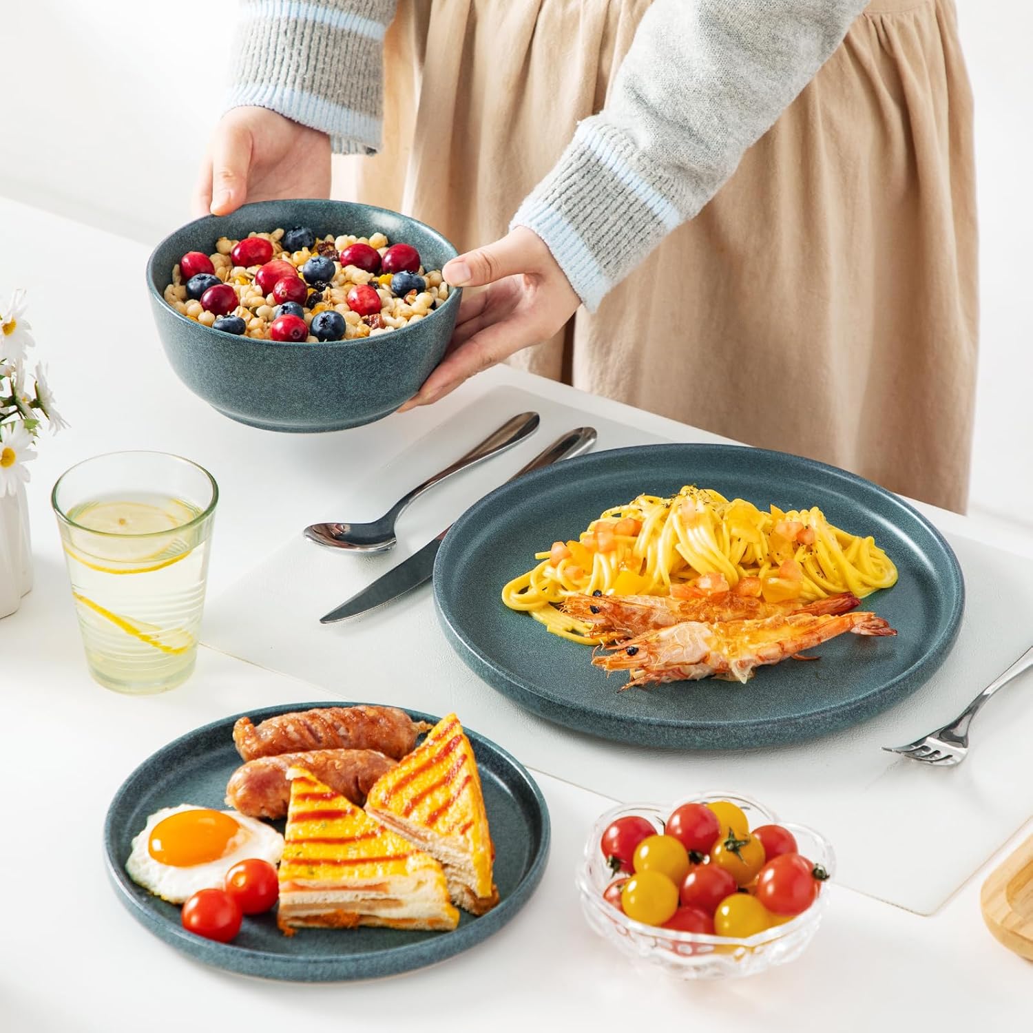 vancasso Plates and Bowls Sets, 18 Pieces Modern Ceramic Dinnerware Set for 6, Dish Set for Kitchen, Dinner Set Stoneware Dishware Set Microwave and Dishwasher Safe, Blue, Series ZERMATT