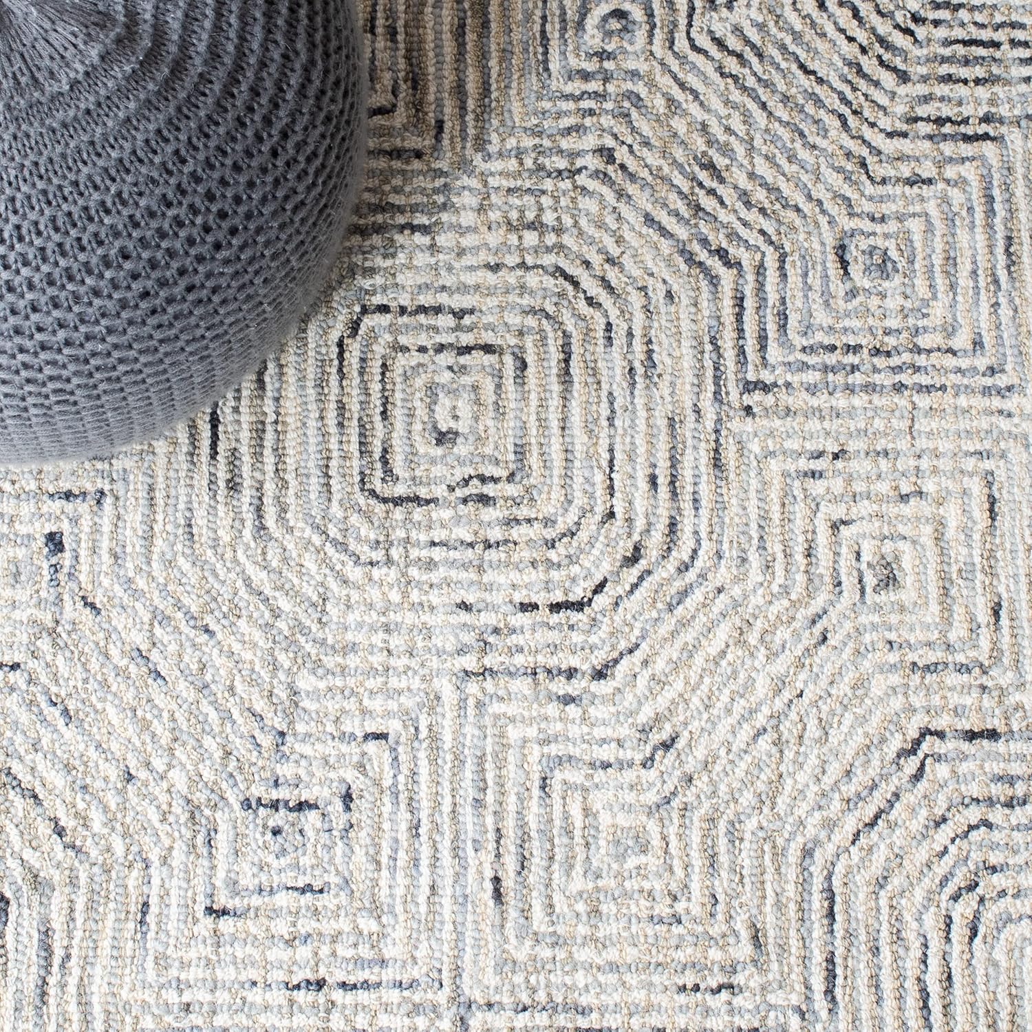 SAFAVIEH Aspen Collection Area Rug - 9' x 12', Grey & Beige, Handmade Boho Wool, Ideal for High Traffic Areas in Living Room, Bedroom (APN286F)