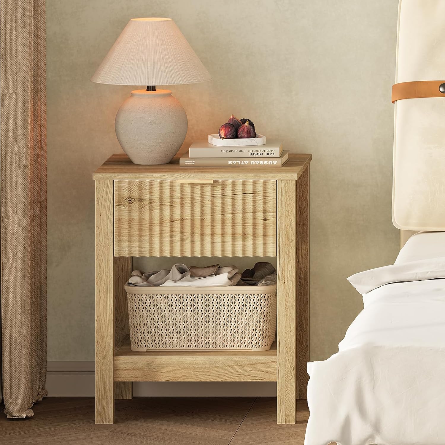 Fluted Night Stand with Golden Handle,Set of 2 Mid-Century Nightstands with Drawer, Bedside Table with Storage Shelf,Large Wood End Tables for Livingroom,Bed Side Tables for Bedroom, Natrual Oak