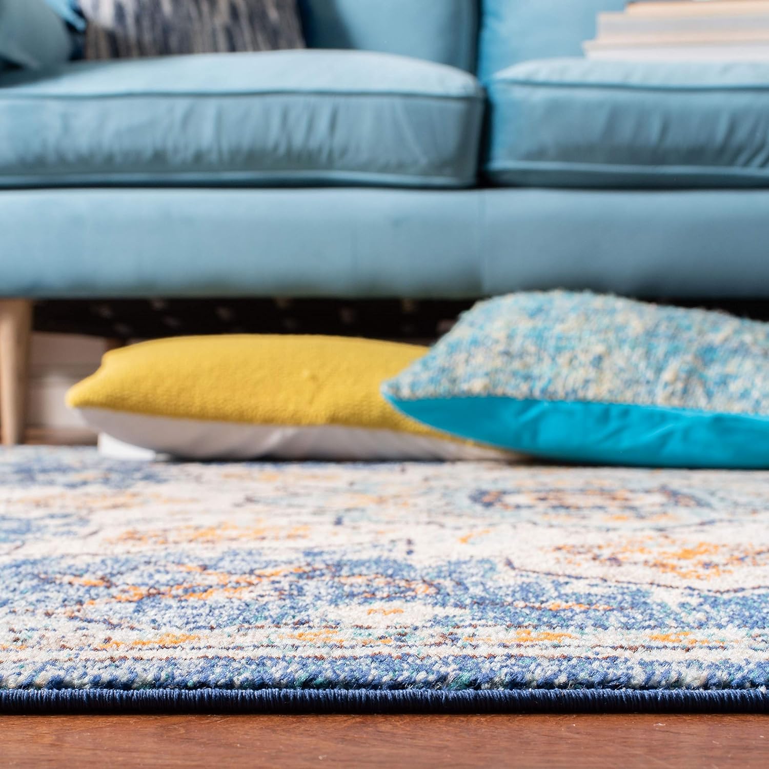 SAFAVIEH Area Rug 9x12 - Madison Collection - Large - Blue & Light Blue, Boho Chic Distressed Medallion Design, Non-Shedding & Easy to Clean, Ideal for Living Room, Bedroom, Dining Space (MAD473M)