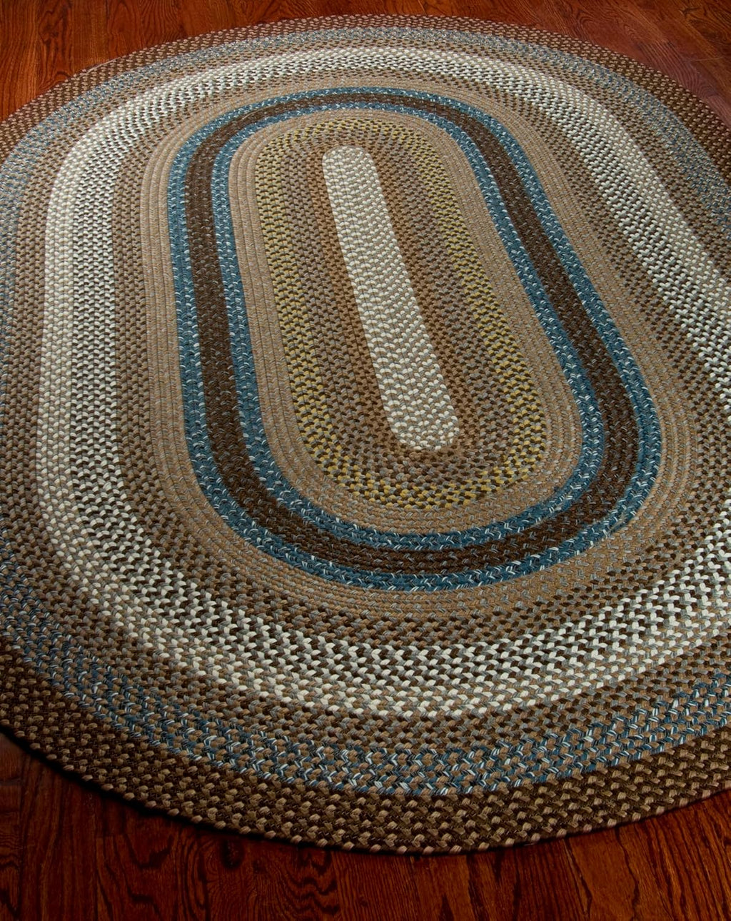 SAFAVIEH Washable Rug Outdoor Braided Collection - 8' x 10' Oval, Brown & Multi, Handmade & Reversible, Non-Shedding & Easy to Clean, Ideal for Patio, Backyard, Mudroom (BRD313A)