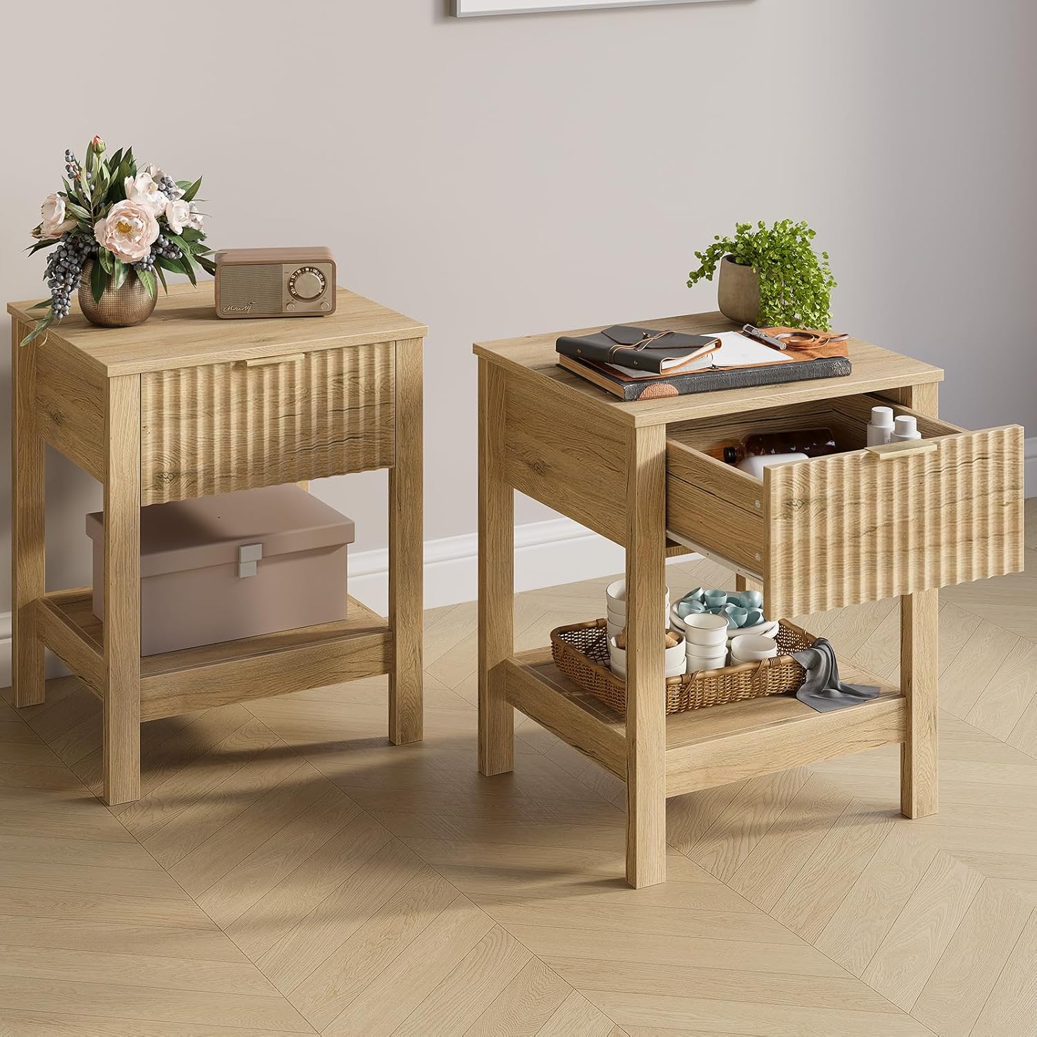 Fluted Night Stand with Golden Handle,Set of 2 Mid-Century Nightstands with Drawer, Bedside Table with Storage Shelf,Large Wood End Tables for Livingroom,Bed Side Tables for Bedroom, Natrual Oak