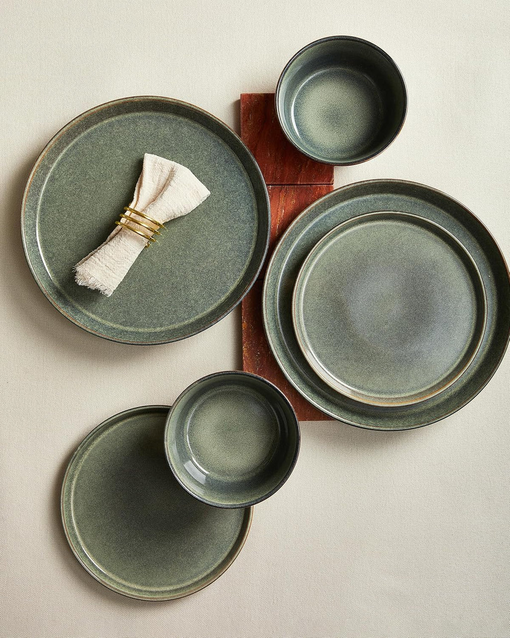 Pokini Dinnerware Sets, Microwave Safe Plates and Bowls Sets, Dishes Set for 6, Chip & Scratch Resistant Dinner Set, Hand Glazed Farmhouse Dishware Sets, Green Wheat