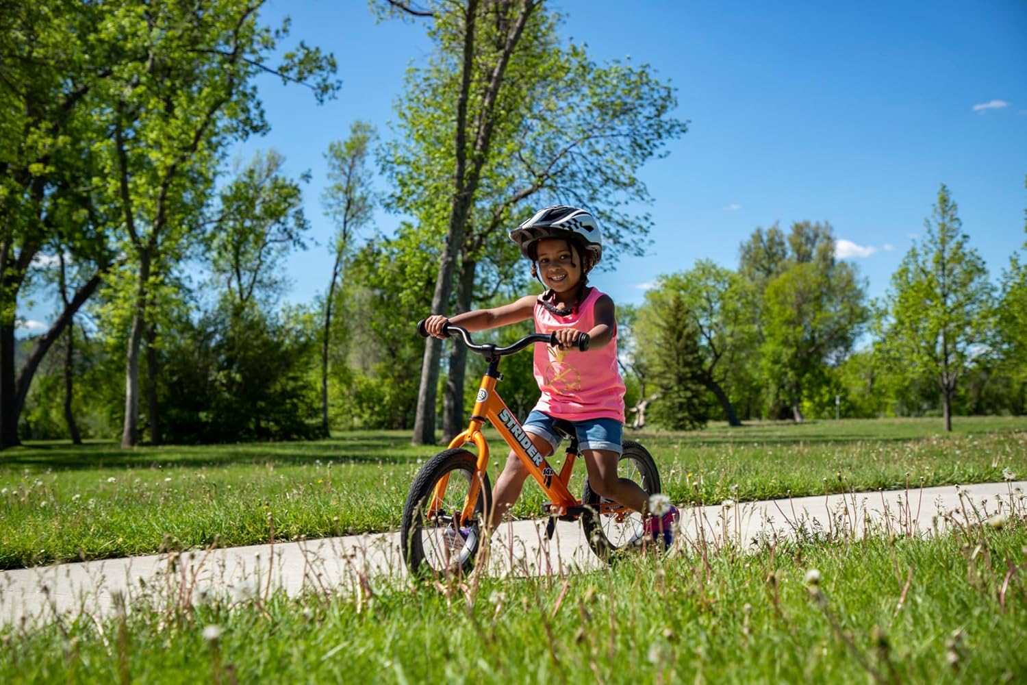 Strider 14x Classic, Balance Bike for Kids 3 to 6 Years - Includes Custom Grips, Padded Seat, Performance Footrest & All-Purpose Tires - Easy Assembly & Adjustments
